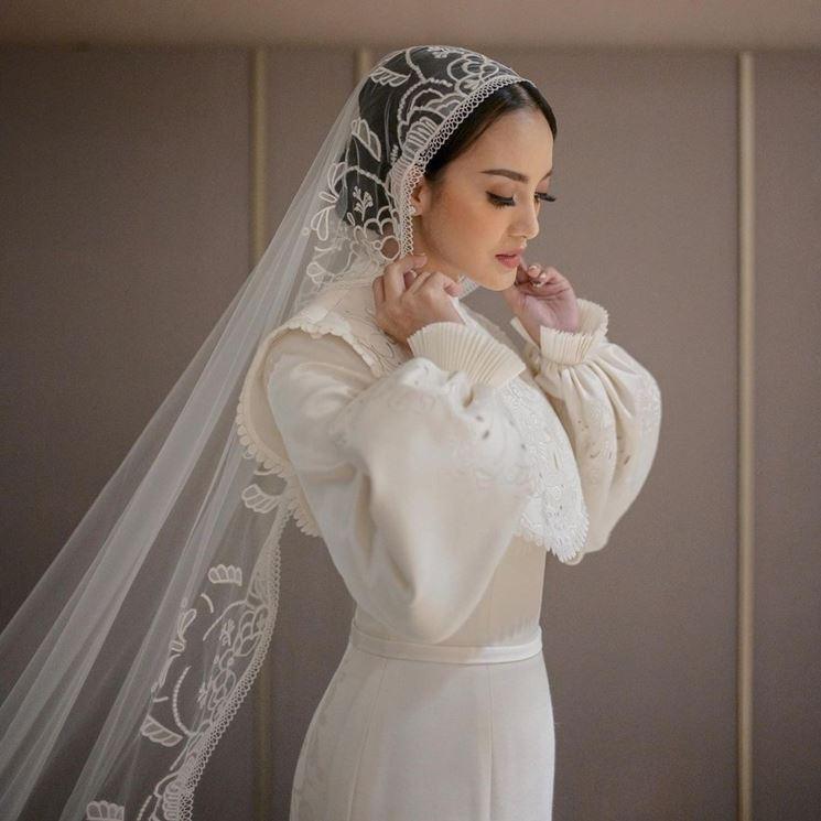 Artis pakai gaun pengantin Hian Tjen (Instagram/@hiantjen)