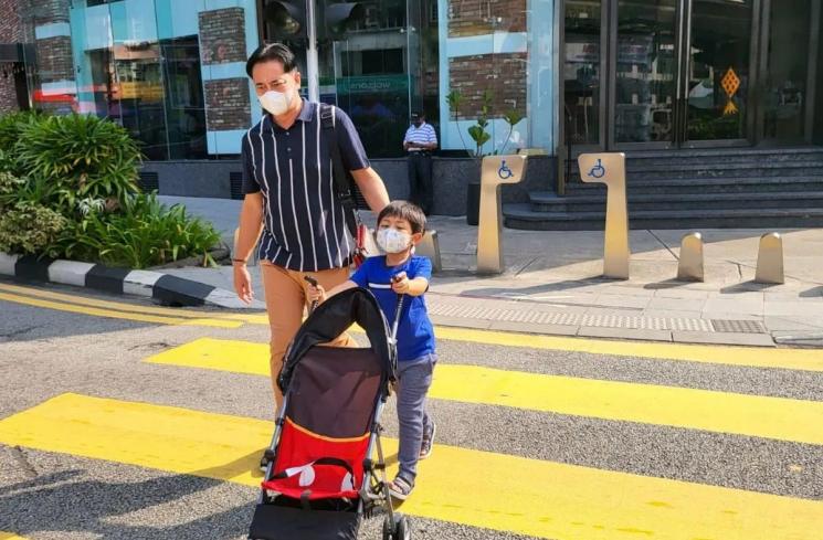 Anak Artis Dapat Kado Mobil Mewah