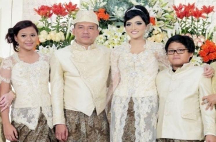 Gaya Anak Artis Dampingi Ayah di Pernikahan Kedua. (Instagram/officialrcti)