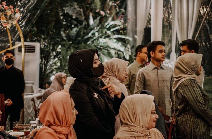 Momen Lamaran Mutiara Anak Anies Baswedan (Instagram/@naura_wedding)