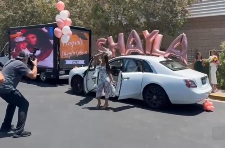 Anak Artis Dapat Kado Mobil Mewah