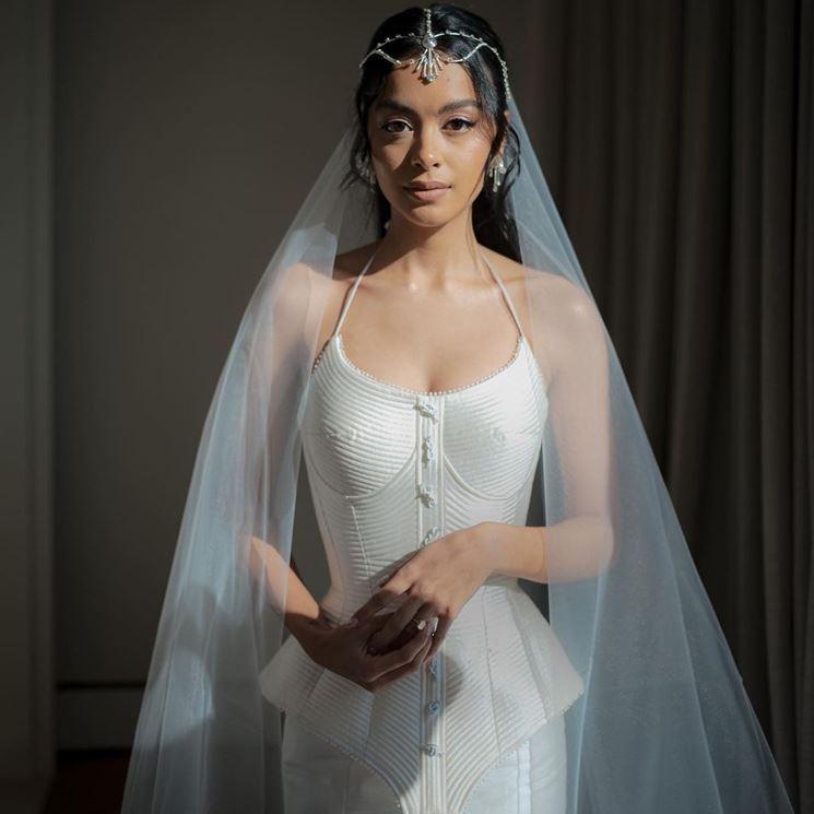 Artis pakai gaun pengantin Hian Tjen (Instagram/@hiantjen)