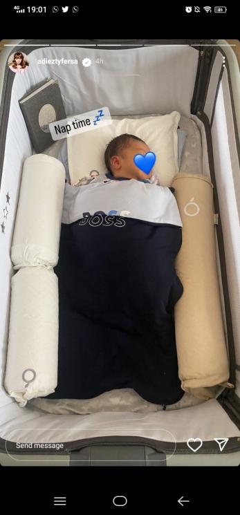 Potret Manis Gilang Dirga dengan Baby Gin.(Instagram/adieztyfirza)