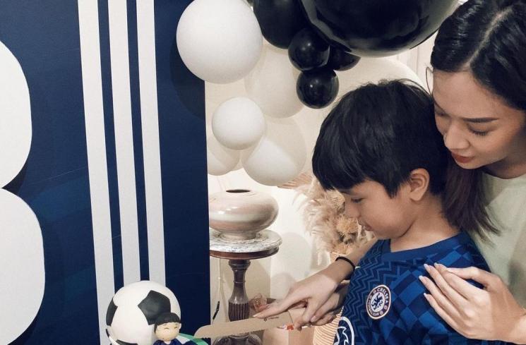Potret Kedekatan Faradilla Yoshi dan Anak Sambung (instagram/@faradillayoshi)