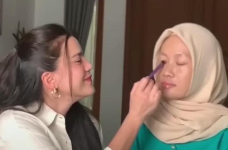 Potret Kedekatan Alice Norin dan Para Pembantu(Instagram/@alicenorin)