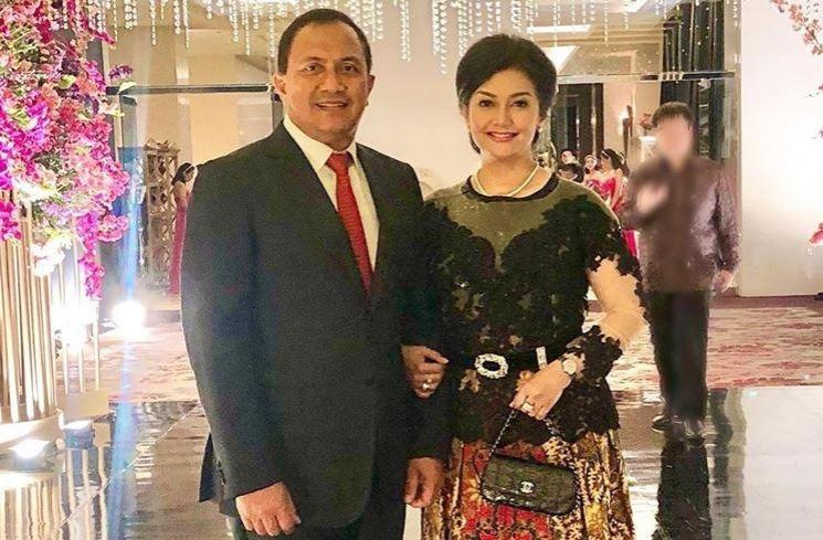 Artis Menikah di Usia 40 Tahun Lebih (instagram/@bellasaphiraofficial)