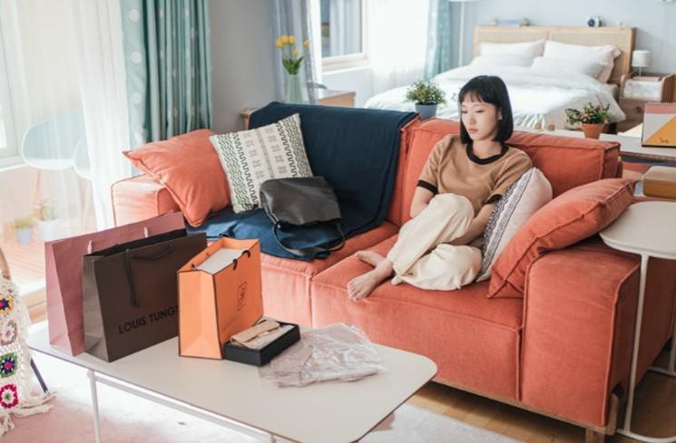 Pesona Kim Go Eun di Yumi's Cells 2 (Instagram/@tving.official)