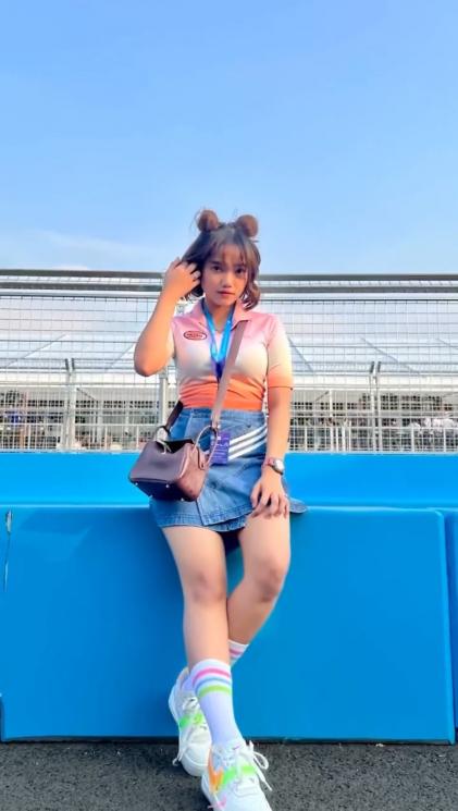 Potret Fuji Nonton Formula E (instagram/fuji_an)