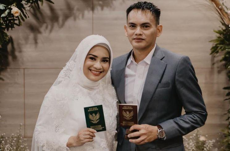 Artis Menikah di Usia 40 Tahun Lebih (instagram/@ikkenurjanah0518)
