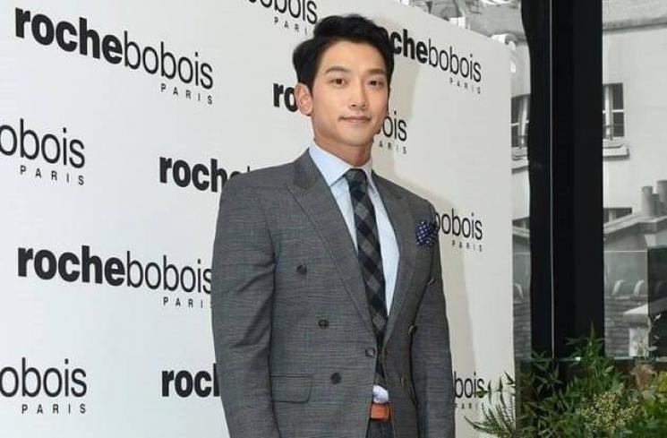 Seleb Korea jadi CEO di dunia nyata (Starnews)