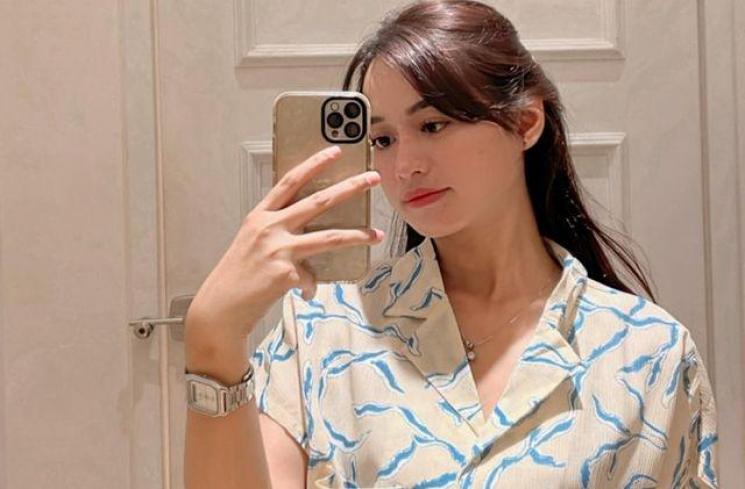 Potret Terkini Anak Gadis Elly Sugigi. (Instagram/ulfidmy)