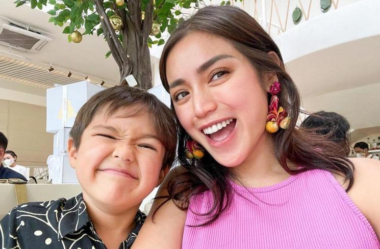 Anak artis pintar bahasa asing