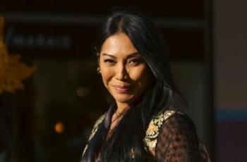 Anggun C Sasmi Sukses Nyinden Pertama Kali di Paris, Makin Memukau Diiringi Gamelan