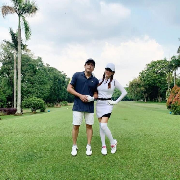 Potret Pasangan Artis Main Golf (instagram/@realangelkaramoy)