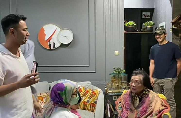 Momen Nenek Raffi Ahmad Ketemu Arya Saloka (YouTube/NisNaz Channel)