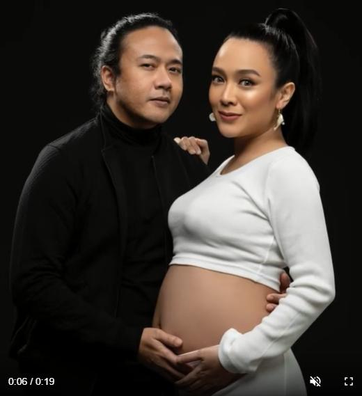 Maternity Shoot Dea Ananda. (Instagram/dea_ananda)