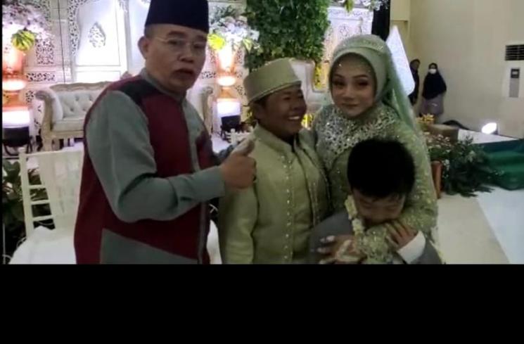 Pernikahan Adul dan Wenty Eri. (Matamata.com/Rena Pangesti)