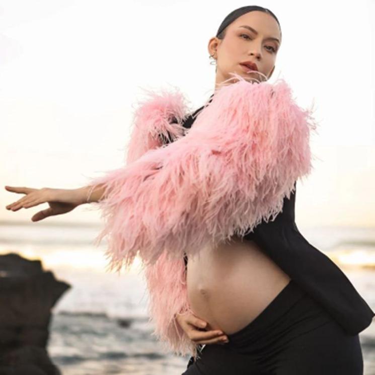 Potret Karina Nadila Pamer Baby Bump. (Instagram/karinadila8921)