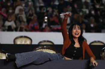 6 Gaya Artis Nonton Indonesia Masters 2022, Lucinta Luna Brutal Banget!