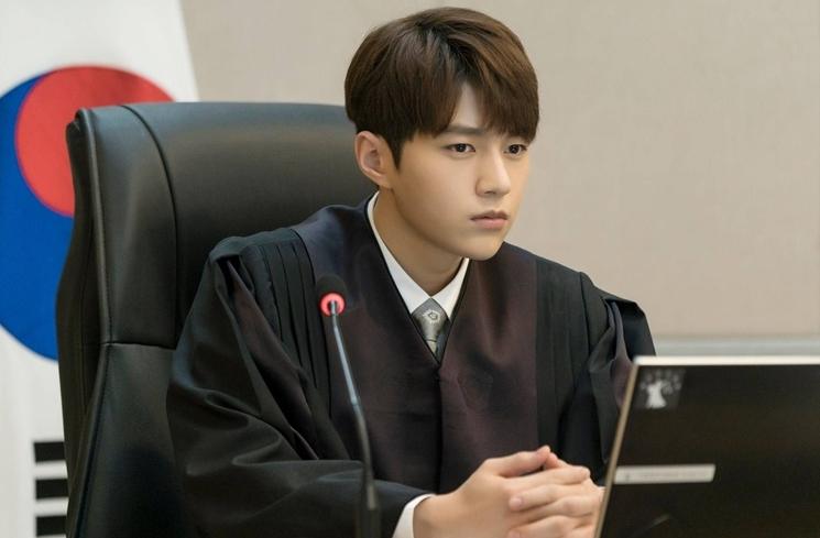 Seleb Korea Jadi Hakim di Drama (hancinema)