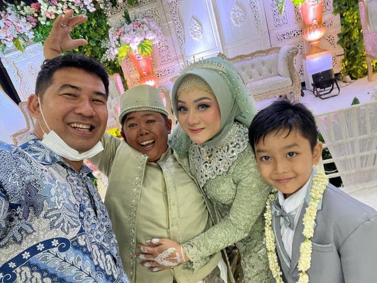 Potret Pernikahan Adul (instagram/agusbolehsalim)