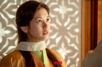 9 Pesona Jung So Min di Alchemy of Souls, Drama Korea Terbarunya setelah Monthly Magazine Home