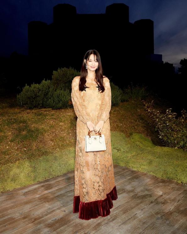 Momen Shin Min Ah Liburan di Italia (Instagram/illusomina)