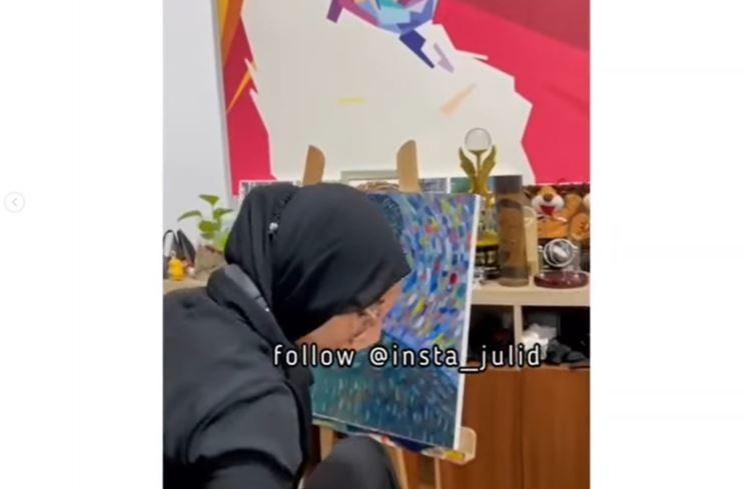 Momen Zara Lukis Wajah Eril. (Instagram/@insta_julid)