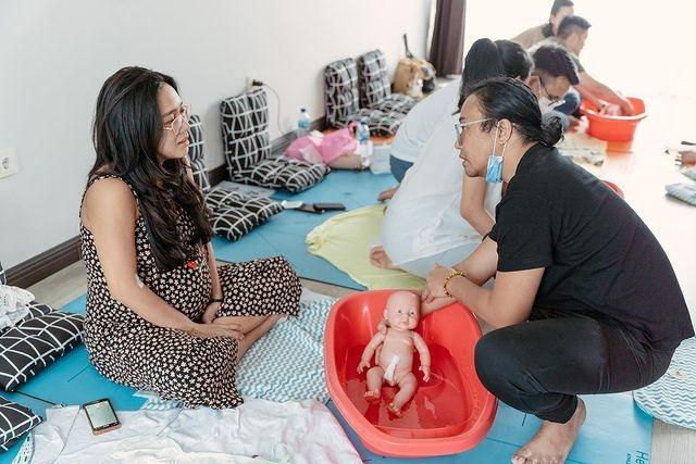 Momen Dea Ananda Ikut Kelas Menyusui dan Merawat Bayi. (Instagram/jamilatus.sadiyah)