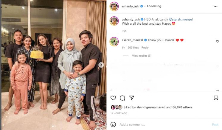 Ashanty dan keluarga rayakan ulang tahun Sarah Menzel. (Instagram/ashanty_ash)