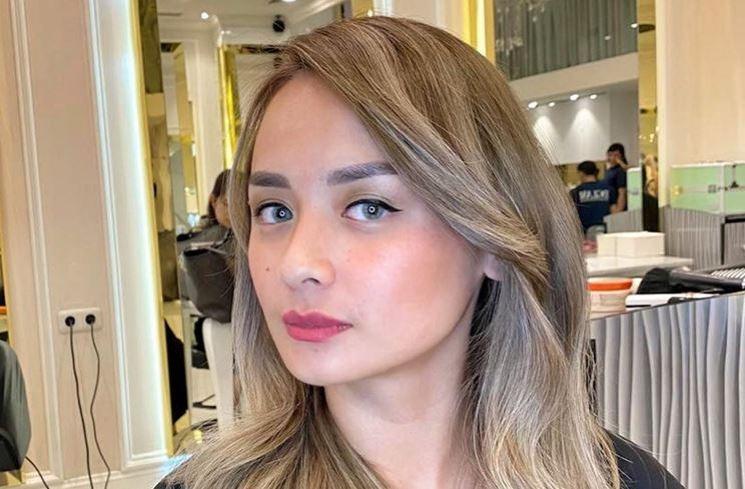 Transformasi gaya rambut Joanna Alexandra. (Instagram/@joannaalexandra)