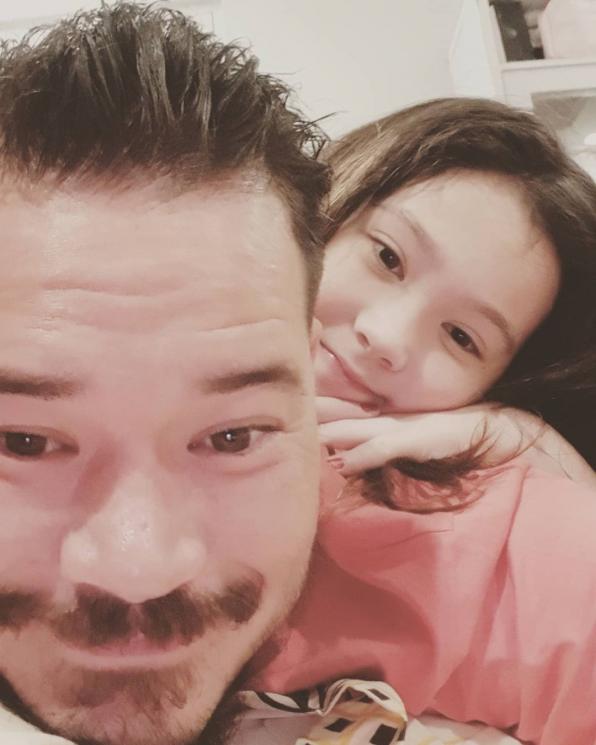 Kedekatan Mikhaela Lee dengan Ayah (instagram/zackleelife77)