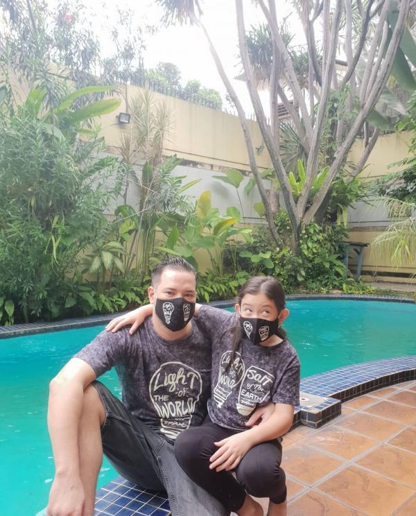 Kedekatan Mikhaela Lee dengan Ayah (instagram/zackleelife77)