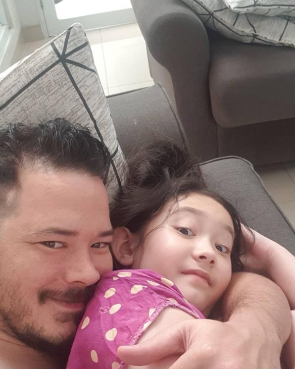 Kedekatan Mikhaela Lee dengan Ayah (instagram/zackleelife77)
