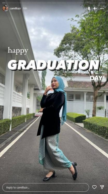 Potret Zara Wisuda Kelulusan SMA. (Instagram/camilliazr)