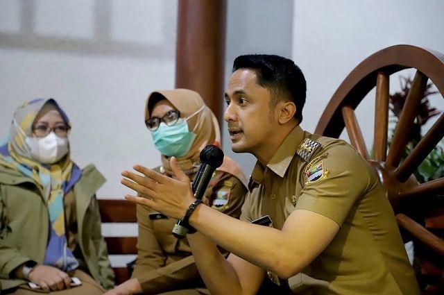 Pesona Hengky Kurniawan Saat Bertugas sebagai Bupati. (Instagram/hengkykurniawan)
