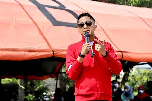 Pesona Hengky Kurniawan Saat Bertugas sebagai Bupati. (Instagram/hengkykurniawan)