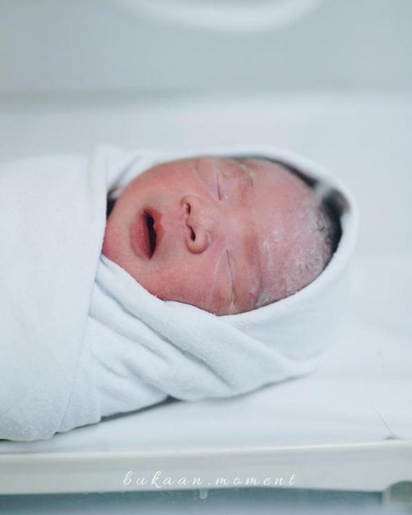 Potret Cantik Baby Sanne Anak Dea Ananda. (Instagram/dea_ananda)