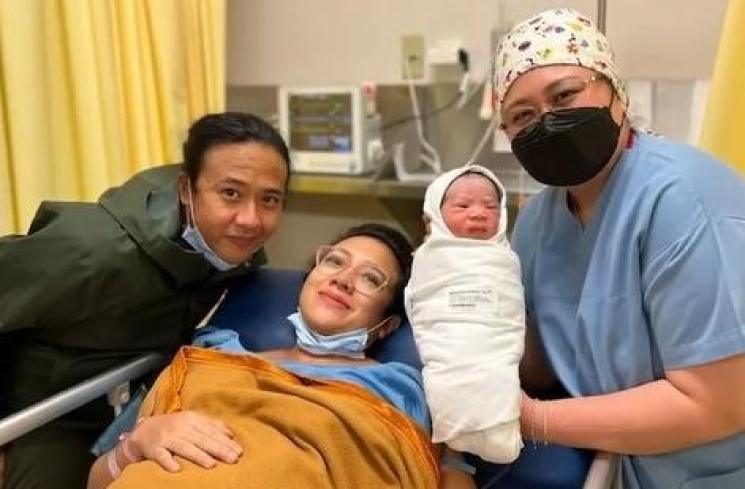 Potret Cantik Baby Sanne Anak Dea Ananda. (Instagram/dr.cynthiasusanto.spog)