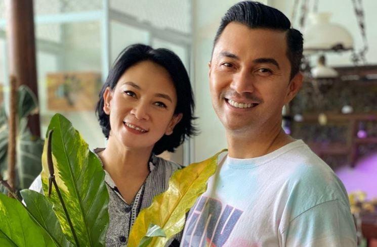 Potret mesra Anjasmara dan Dian Nitami (Instagram/@anjasmara)