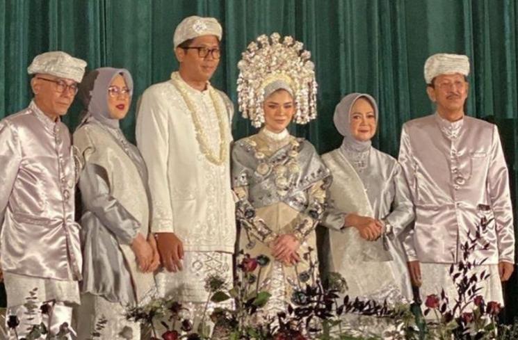 Potret Pernikahan Sivia Azizah. (Instagram/ifyalyssa)