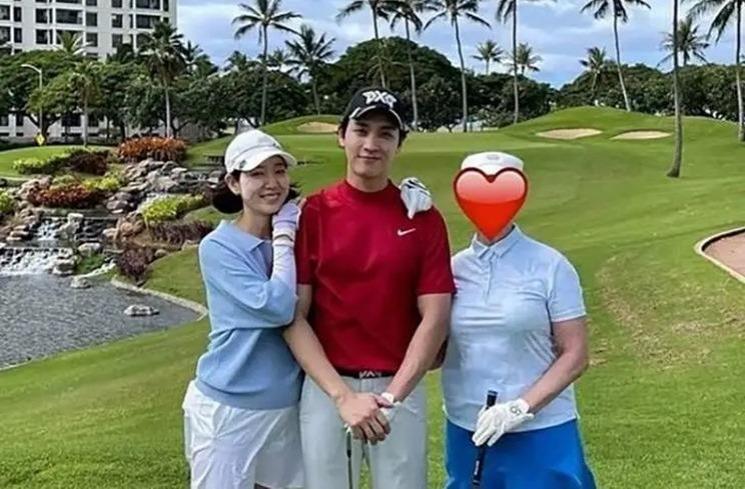 Gaya Artis Korea Pamer Baby Bump (Koreaboo)