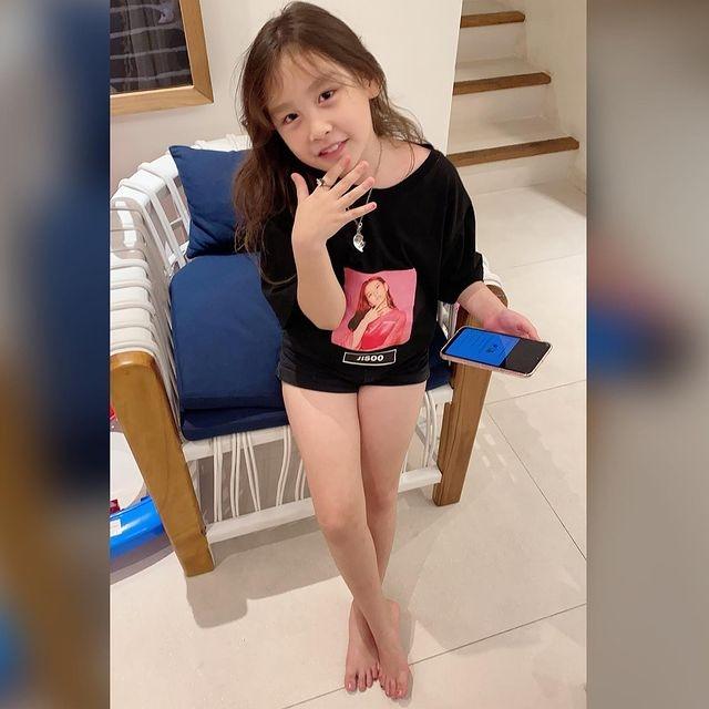 Potret Eleeya Anak Celine Evangelista. (Instagram/jelley.koaci)