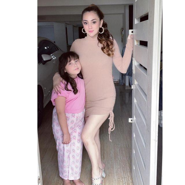 Potret Eleeya Anak Celine Evangelista. (Instagram/celine_evangelista)