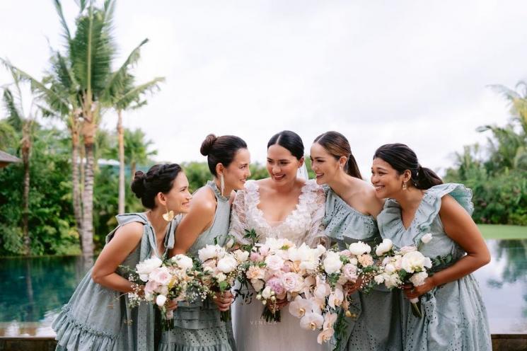 Gaya Kompak Cathy Sharon dan Julie Estelle di Nikahan Adik (instagram/@charlottextie)