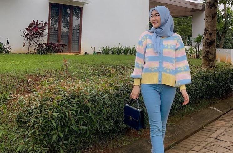Potret Terkini Ana Riana Tukang Ojek Pengkolan. (Instagram/@anariana27)