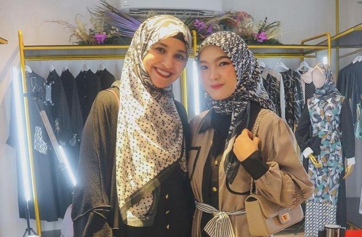 Potret Terkini Ana Riana Tukang Ojek Pengkolan. (Instagram/@anariana27)