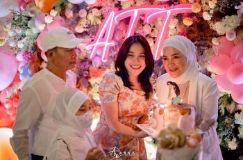 9 Momen Ulang Tahun Ayu Ting Ting Dapat Kejutan Manis dan Romantis