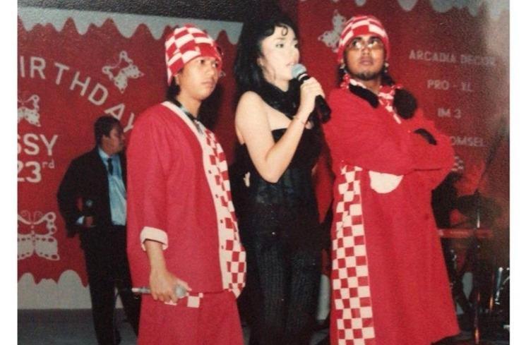 Potret Jadul Artis Rayakan Ultah. (Instagram/@ussypratama)