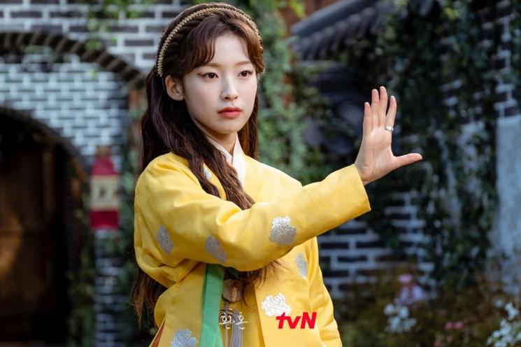 Pesona Arin Oh My Girl di Alchemy of Souls (Instagram/@tvn_drama)